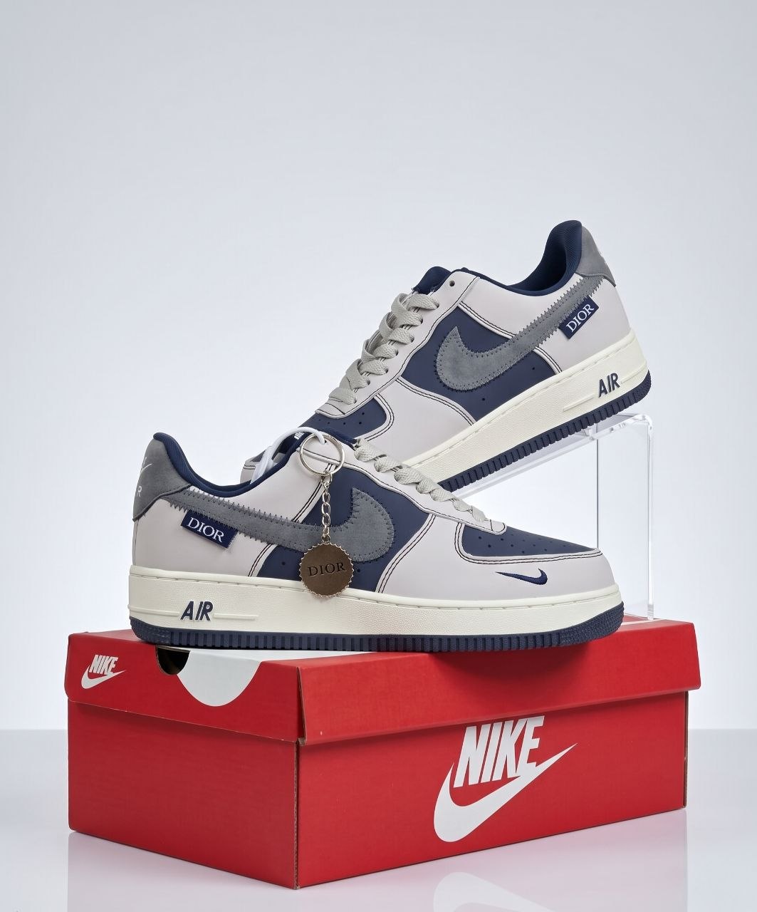 Nike Air Force 1 Low x Dior (Special Edition) view 3