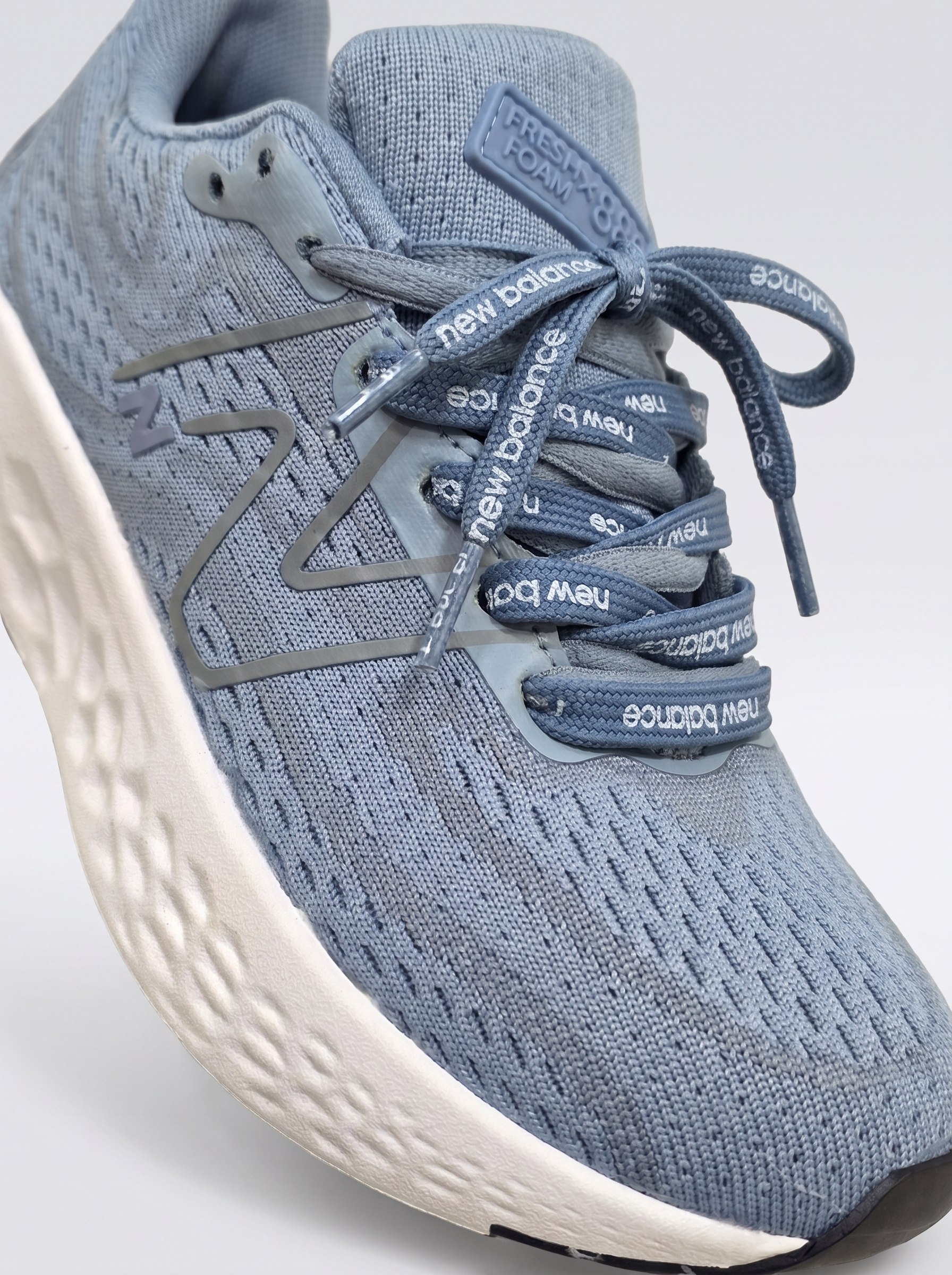 New Balance 880 view 3