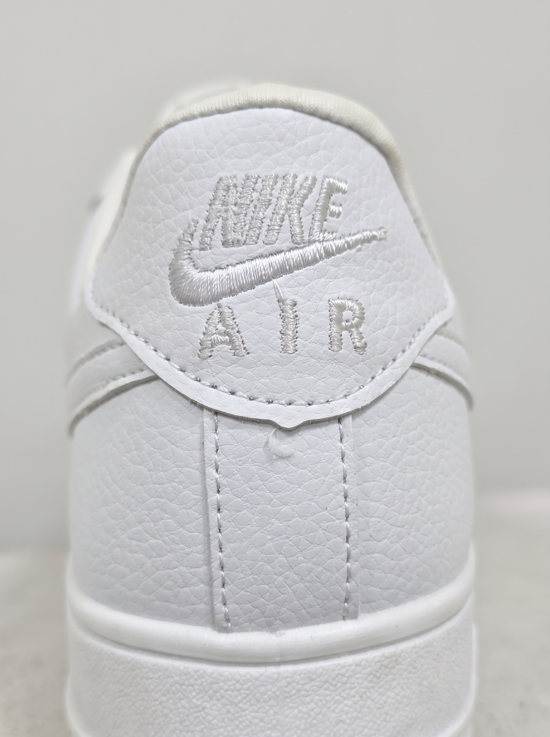 Nike Air Force 1 view 3