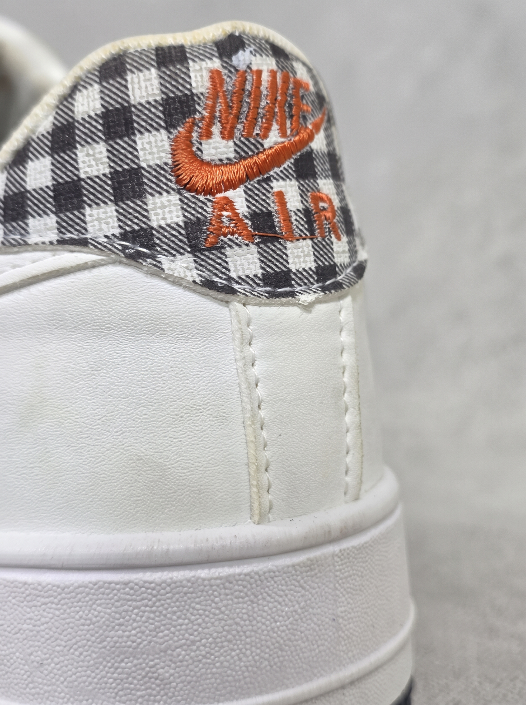Nike Plaid Heel view 4