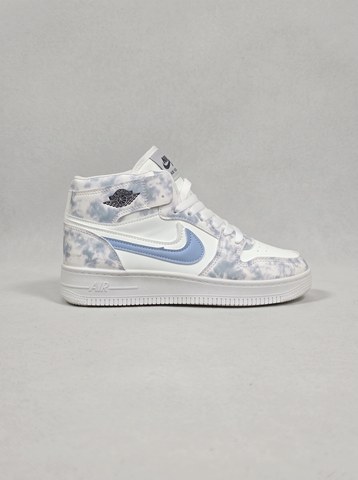 Sky Blue / Cloud White